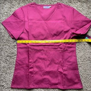 NWT Sivan mock wrap scrub top burgundy size small